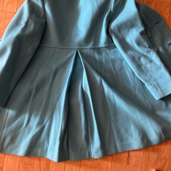 Beautiful coat - Picture 4 of 8